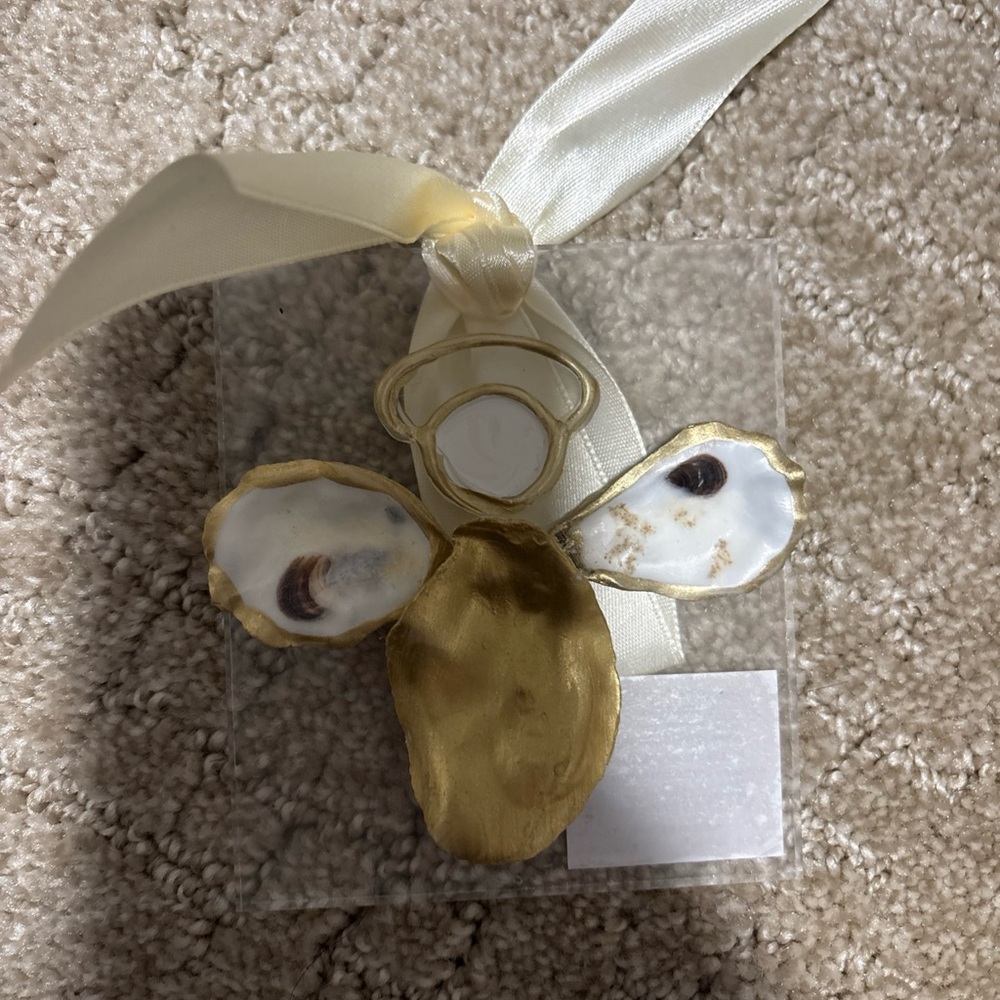 Mud Pie Angel Acrylic Oyster Ornament 4x3.5”